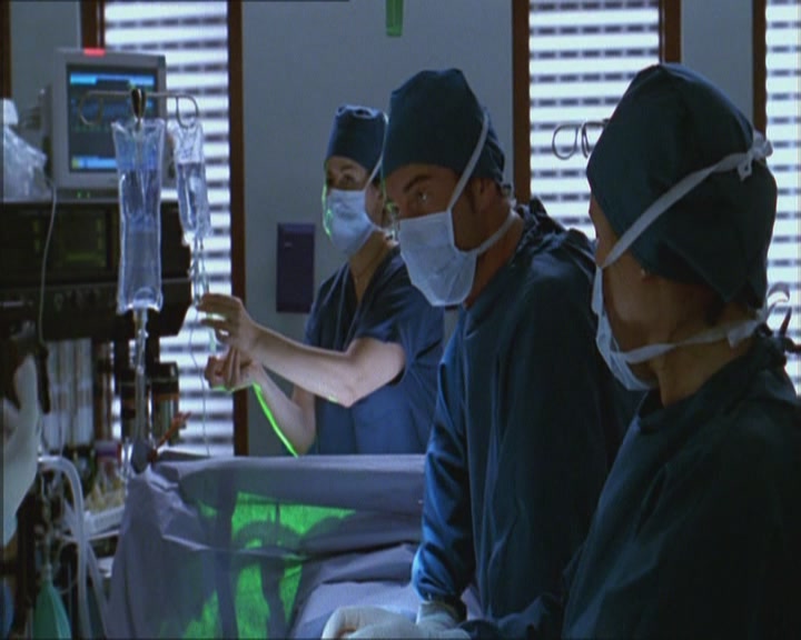 Charmed-Online_dot_net-Niptuck-1x01Pilot0065.jpg