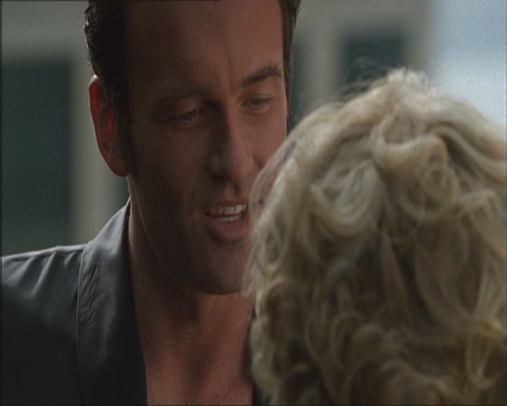 Charmed-Online_dot_net-Niptuck-1x01Pilot0513.jpg
