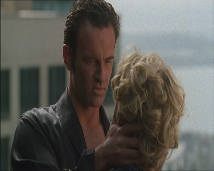 Charmed-Online_dot_net-Niptuck-1x01Pilot0529.jpg