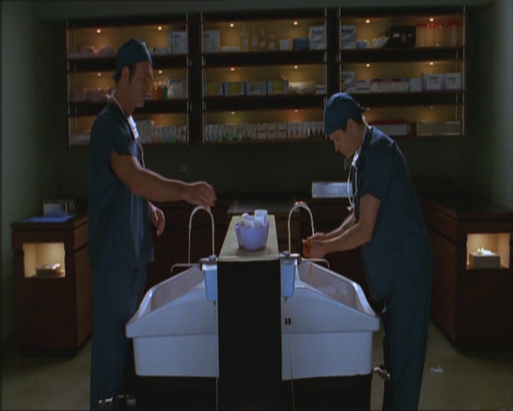 Charmed-Online_dot_net-Niptuck-1x01Pilot1051.jpg