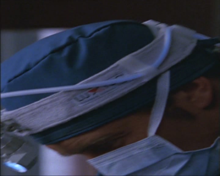 Charmed-Online_dot_net-Niptuck-1x01Pilot1227.jpg