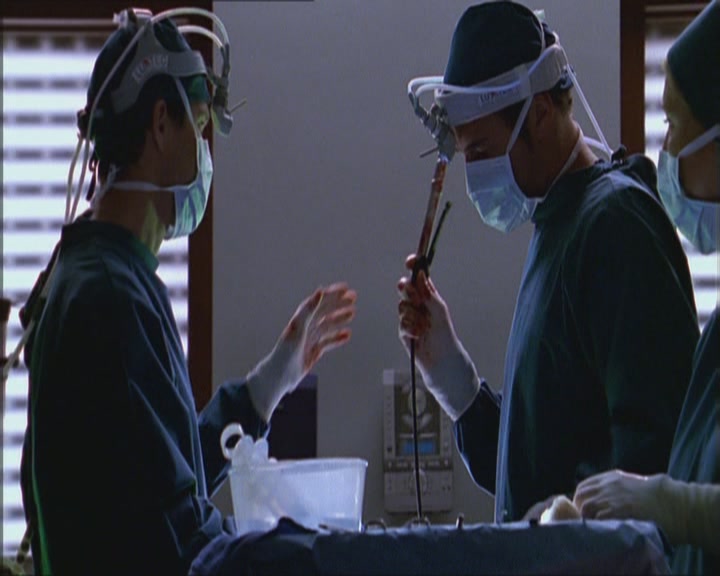 Charmed-Online_dot_net-Niptuck-1x01Pilot1240.jpg