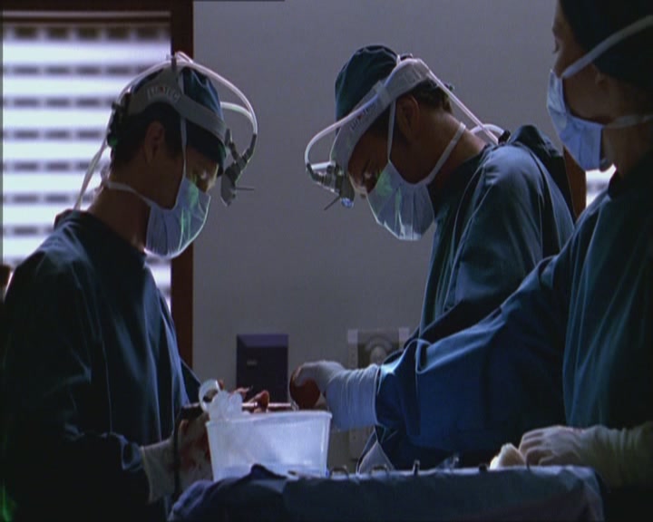 Charmed-Online_dot_net-Niptuck-1x01Pilot1244.jpg