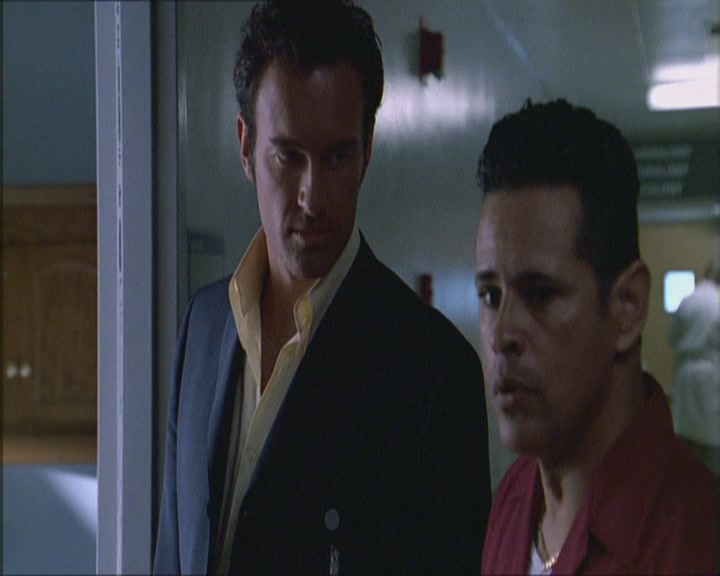 Charmed-Online_dot_net-Niptuck-1x01Pilot1553.jpg