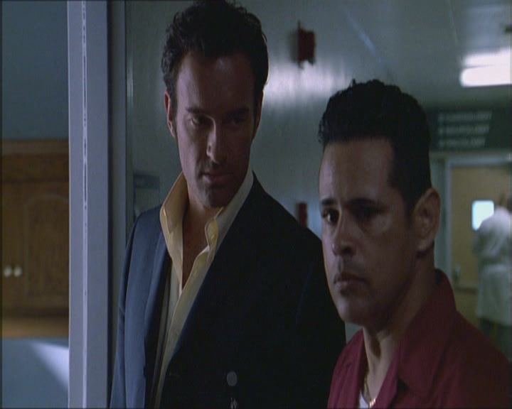 Charmed-Online_dot_net-Niptuck-1x01Pilot1554.jpg