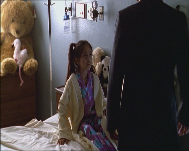 Charmed-Online_dot_net-Niptuck-1x01Pilot1601.jpg