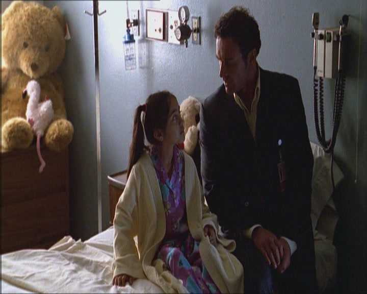 Charmed-Online_dot_net-Niptuck-1x01Pilot1604.jpg