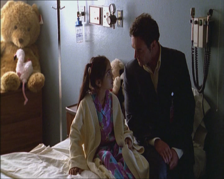 Charmed-Online_dot_net-Niptuck-1x01Pilot1606.jpg