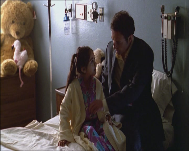 Charmed-Online_dot_net-Niptuck-1x01Pilot1608.jpg