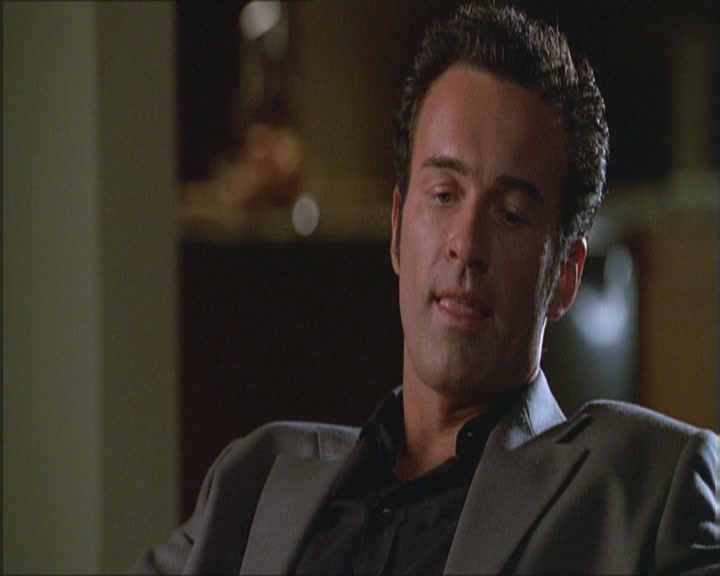 Charmed-Online_dot_net-Niptuck-1x01Pilot1923.jpg