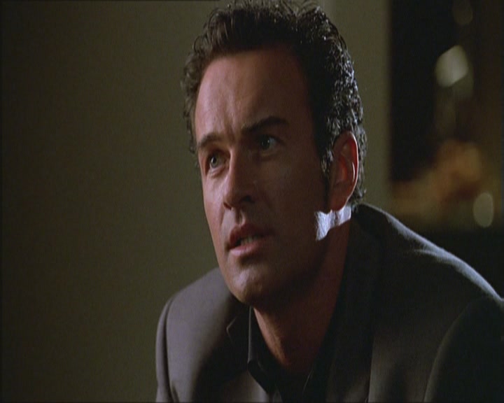 Charmed-Online_dot_net-Niptuck-1x01Pilot1945.jpg