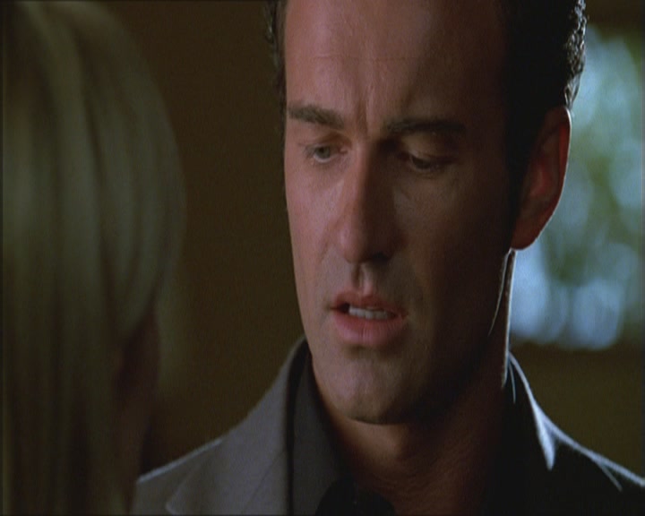 Charmed-Online_dot_net-Niptuck-1x01Pilot2051.jpg