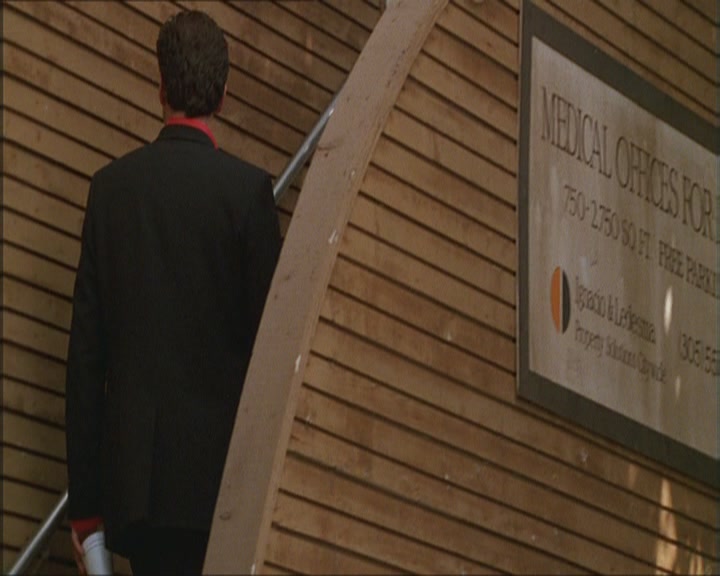 Charmed-Online_dot_net-Niptuck-1x01Pilot2381.jpg