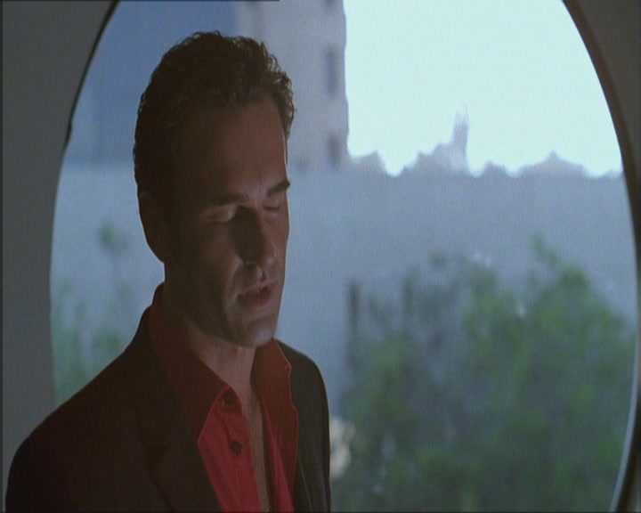 Charmed-Online_dot_net-Niptuck-1x01Pilot2507.jpg