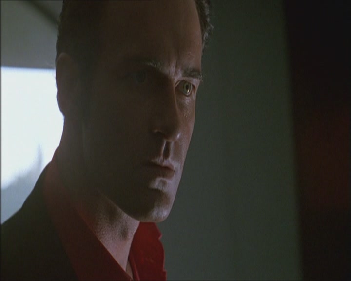 Charmed-Online_dot_net-Niptuck-1x01Pilot2525.jpg