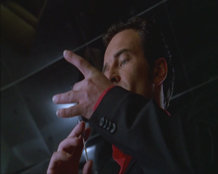 Charmed-Online_dot_net-Niptuck-1x01Pilot2882.jpg