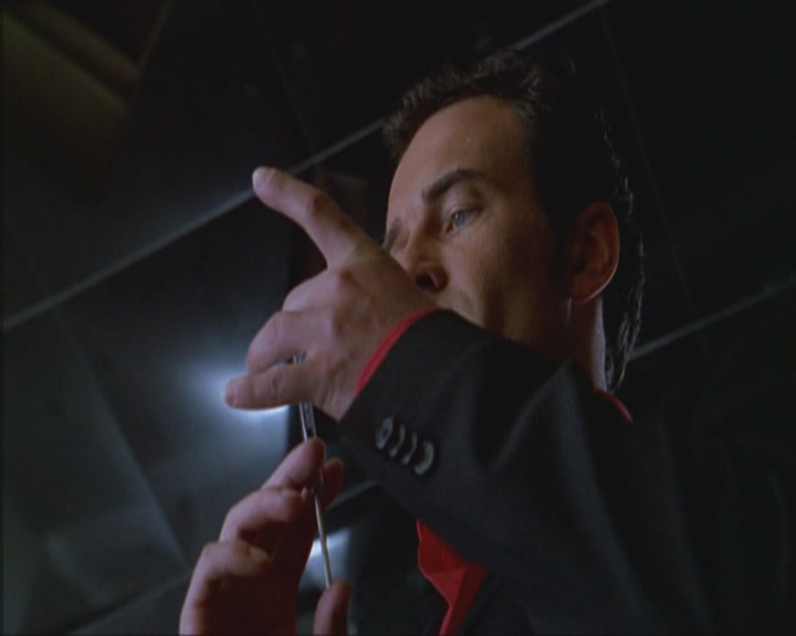 Charmed-Online_dot_net-Niptuck-1x01Pilot2883.jpg