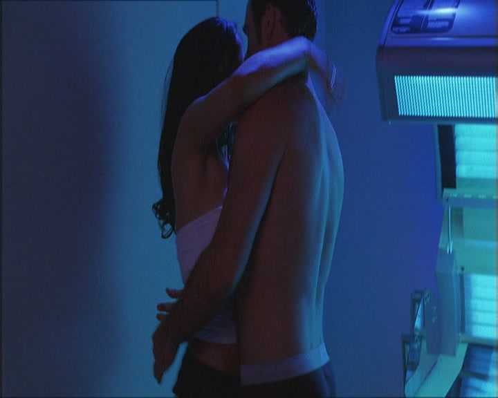 Charmed-Online_dot_net-NipTuck1x02MandiRandi0430.jpg