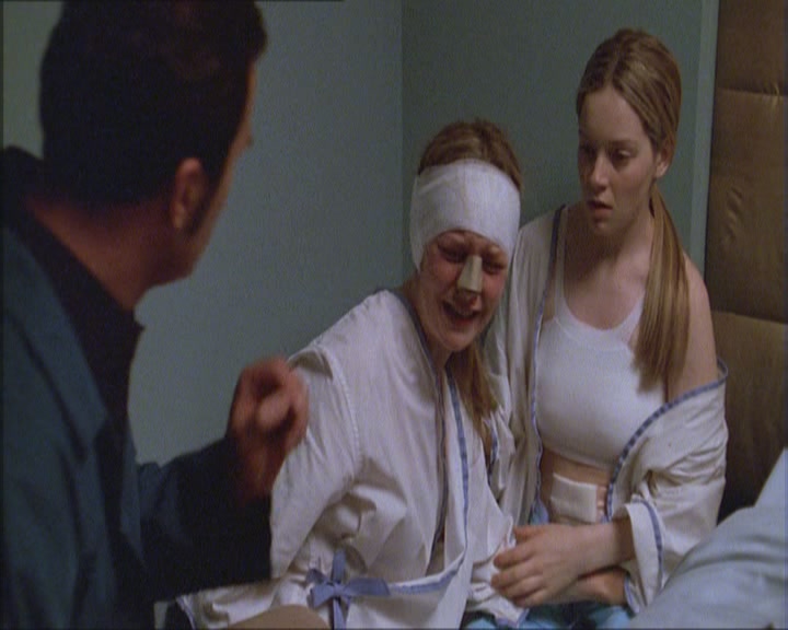 Charmed-Online_dot_net-NipTuck1x02MandiRandi1970.jpg Charmed-Online_dot_net-NipTuck1x02MandiRandi1970.jpg