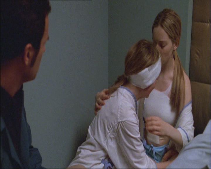 Charmed-Online_dot_net-NipTuck1x02MandiRandi1975.jpg Charmed-Online_dot_net-NipTuck1x02MandiRandi1975.jpg