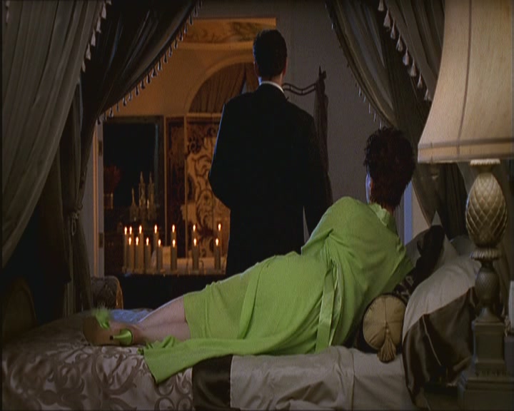 Charmed-Online_dot_net-NipTuck1x03NadetteBabcock1994.jpg Charmed-Online_dot_net-NipTuck1x03NadetteBabcock1994.jpg