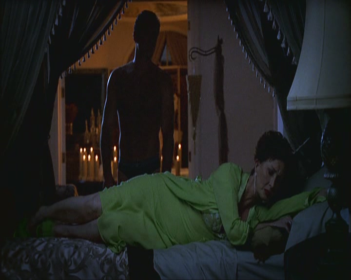 Charmed-Online_dot_net-NipTuck1x03NadetteBabcock2061.jpg