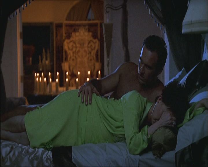 Charmed-Online_dot_net-NipTuck1x03NadetteBabcock2088.jpg