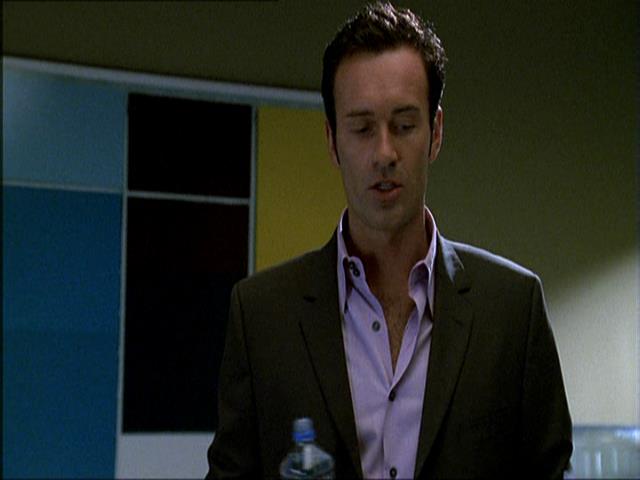 Charmed-Online_dot_net-NipTuck1x04_1x05_1x060661.jpg