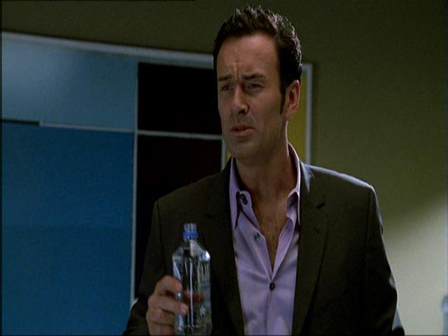 Charmed-Online_dot_net-NipTuck1x04_1x05_1x060668.jpg