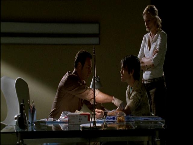 Charmed-Online_dot_net-NipTuck1x04_1x05_1x061801.jpg