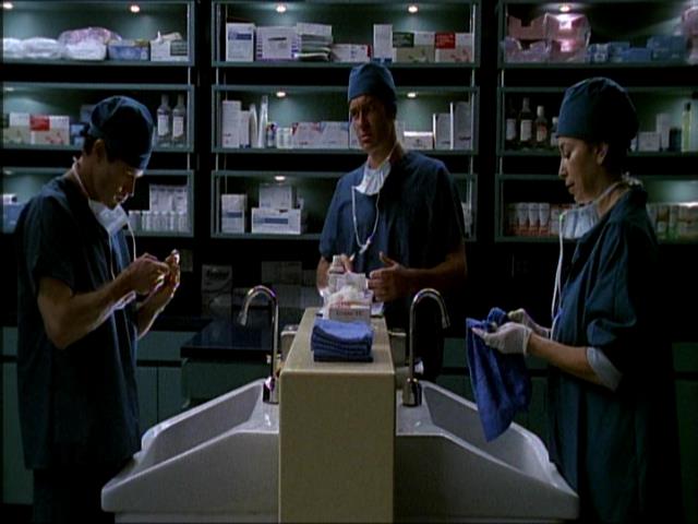 Charmed-Online_dot_net-NipTuck1x04_1x05_1x063356.jpg