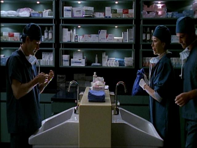 Charmed-Online_dot_net-NipTuck1x04_1x05_1x063359.jpg
