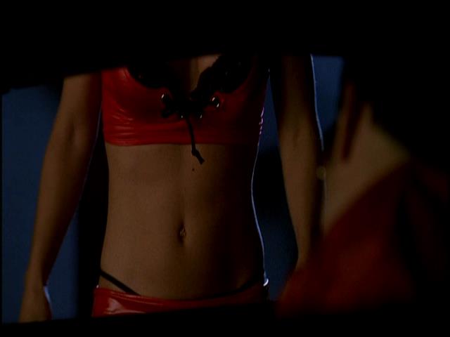 Charmed-Online_dot_net-NipTuck1x07_1x08_1x09-0048.jpg