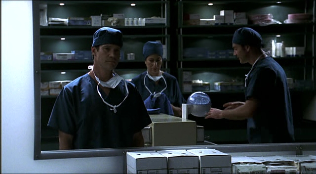 Charmed-Online-dot-NL-NipTuck2x03-0506.jpg