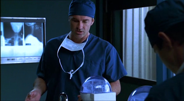 Charmed-Online-dot-NL-NipTuck2x06-0101.jpg