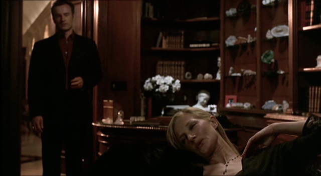 Charmed-Online-dot-NL-NipTuck2x12-1905.jpg Charmed-Online-dot-NL-NipTuck2x12-1905.jpg