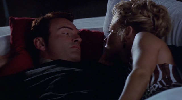 Charmed-Online-dot-NL-NipTuck3x01-0688.jpg
