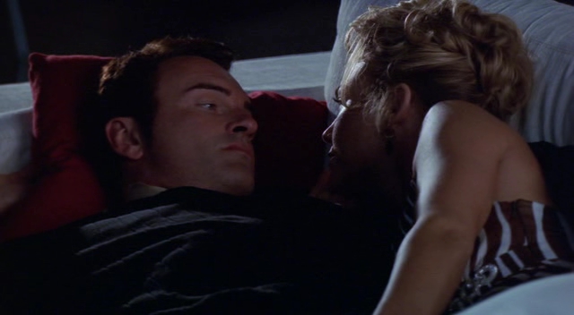 Charmed-Online-dot-NL-NipTuck3x01-0689.jpg