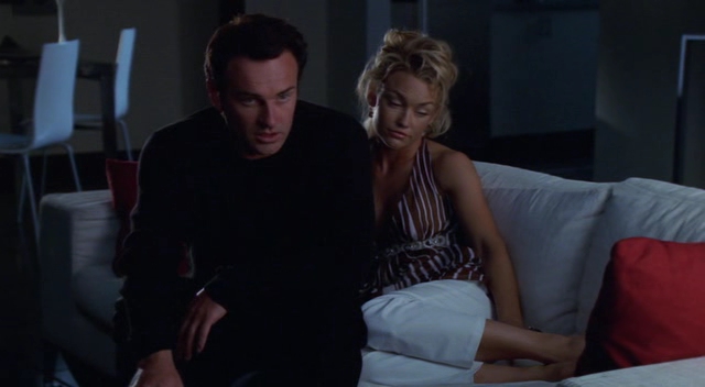 Charmed-Online-dot-NL-NipTuck3x01-0698.jpg