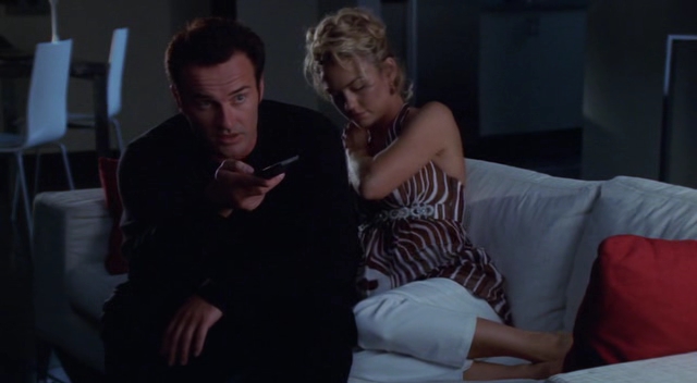 Charmed-Online-dot-NL-NipTuck3x01-0700.jpg