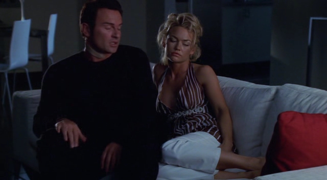 Charmed-Online-dot-NL-NipTuck3x01-0707.jpg