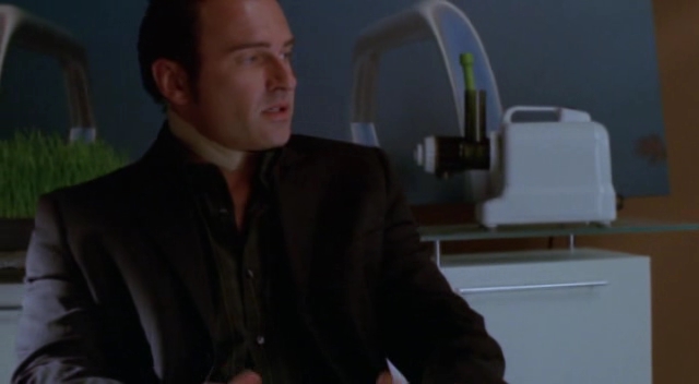 Charmed-Online-dot-NL-NipTuck3x01-1112.jpg