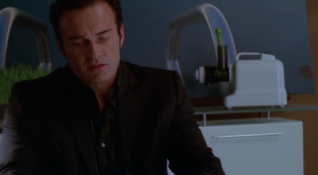 Charmed-Online-dot-NL-NipTuck3x01-1113.jpg