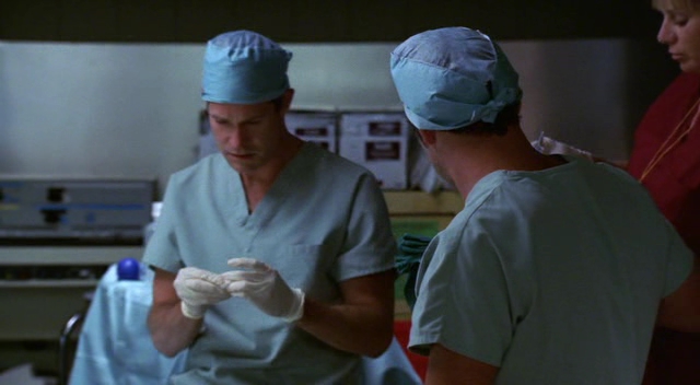 Charmed-Online-dot-NL-NipTuck3x01-1954.jpg