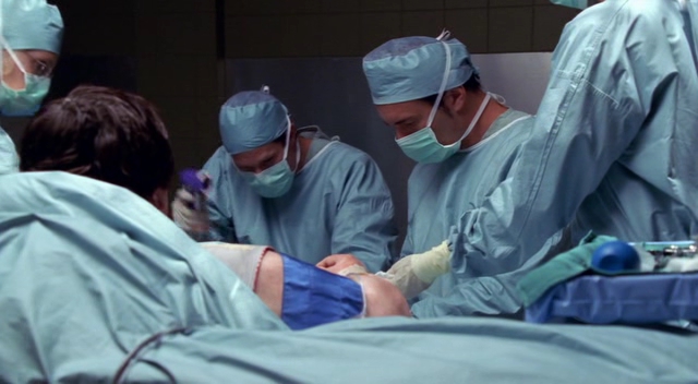 Charmed-Online-dot-NL-NipTuck3x01-2270.jpg