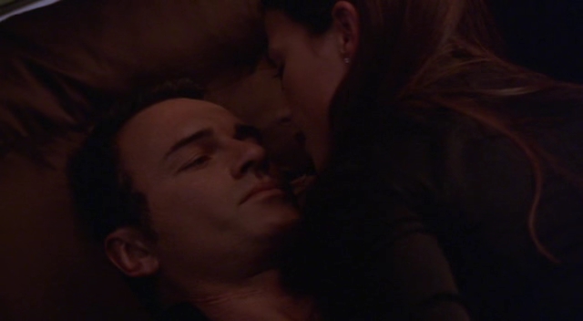 Charmed-Online-dot-NL-NipTuck3x01-3261.jpg