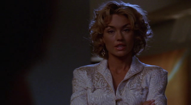 Charmed-Online-dot-NL-NipTuck3x01-3339.jpg
