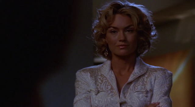 Charmed-Online-dot-NL-NipTuck3x01-3340.jpg