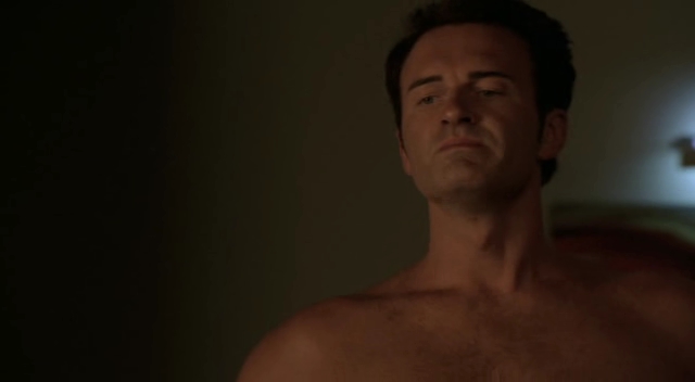 Charmed-Online-dot-NL-NipTuck3x03-2016.jpg