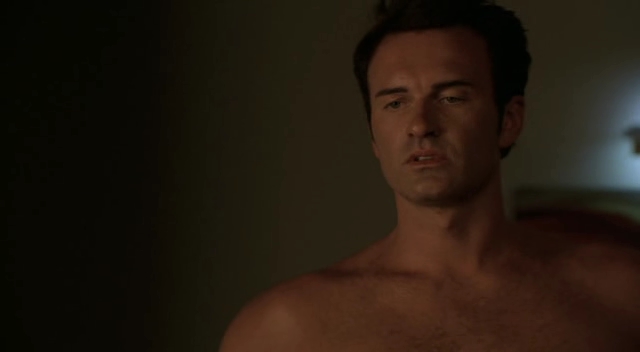 Charmed-Online-dot-NL-NipTuck3x03-2020.jpg